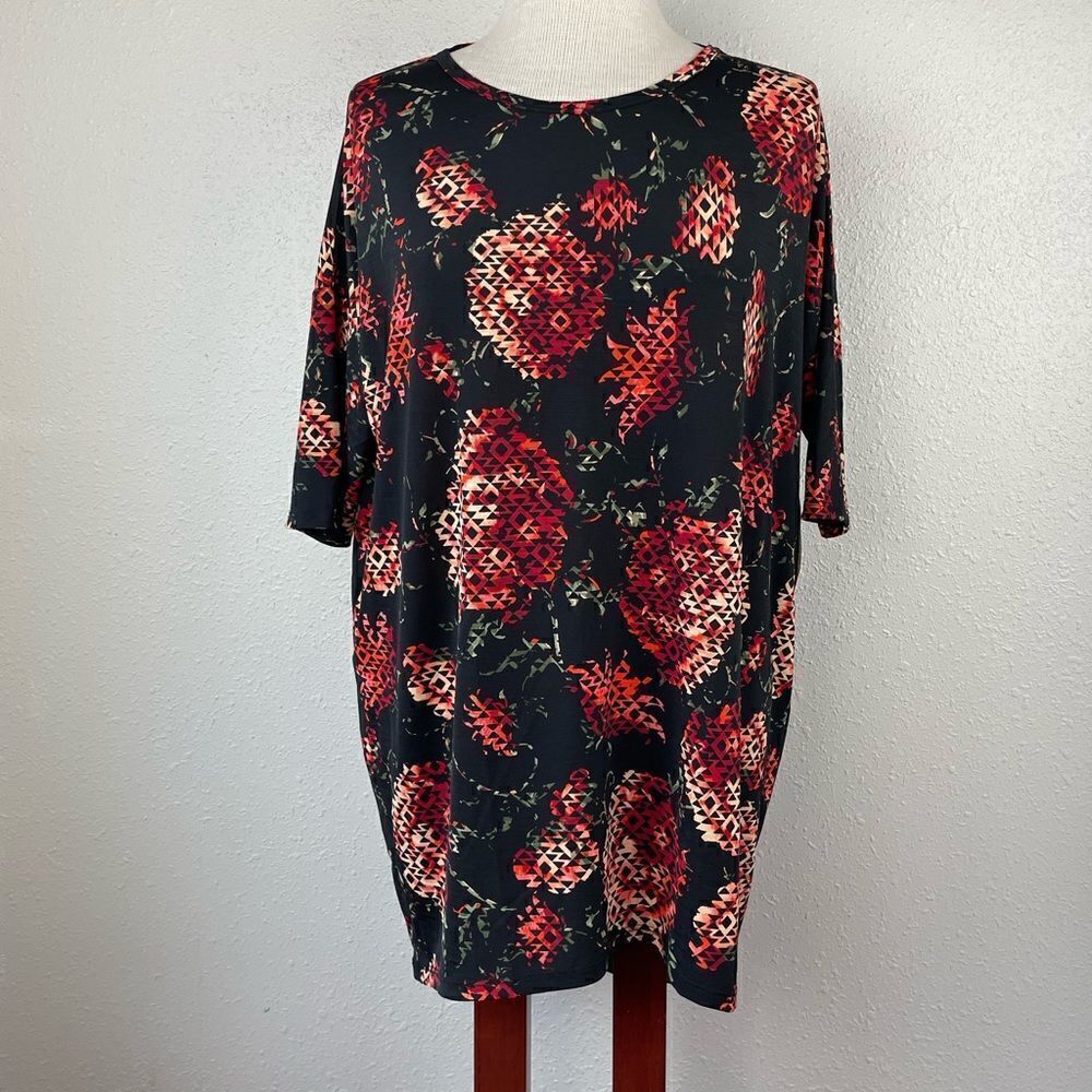 NWT LulaRoe Irma Top Size S